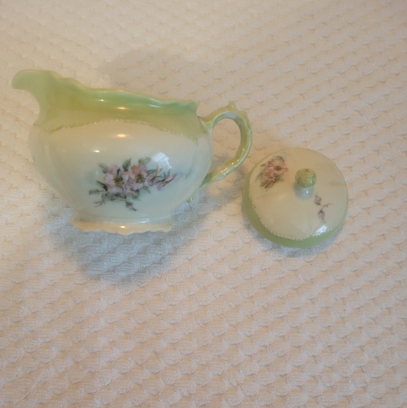 Royal  pitcher - Picture 3 of 4